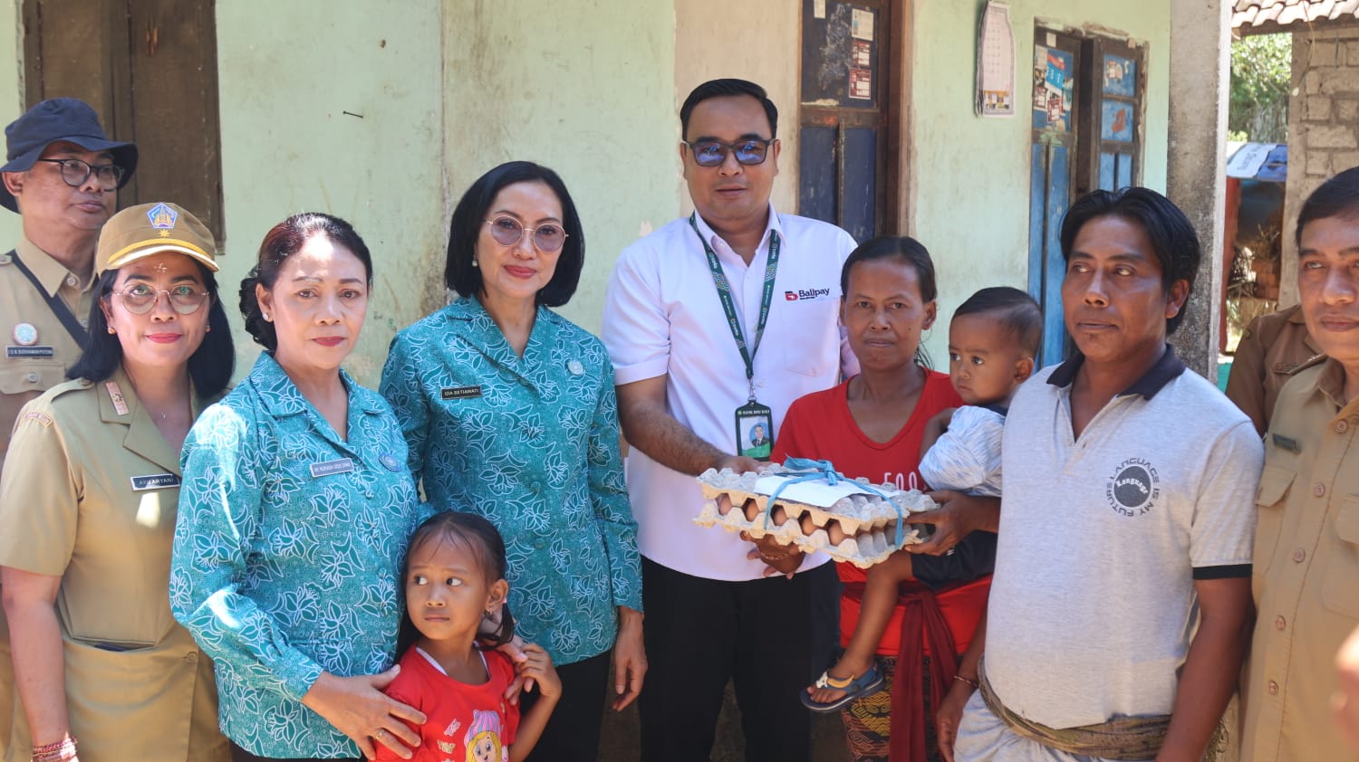 berkunjung dan berbagi pkk bali