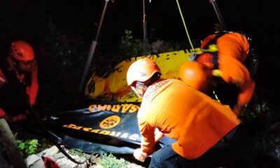 jenasah di tebing uluwatu