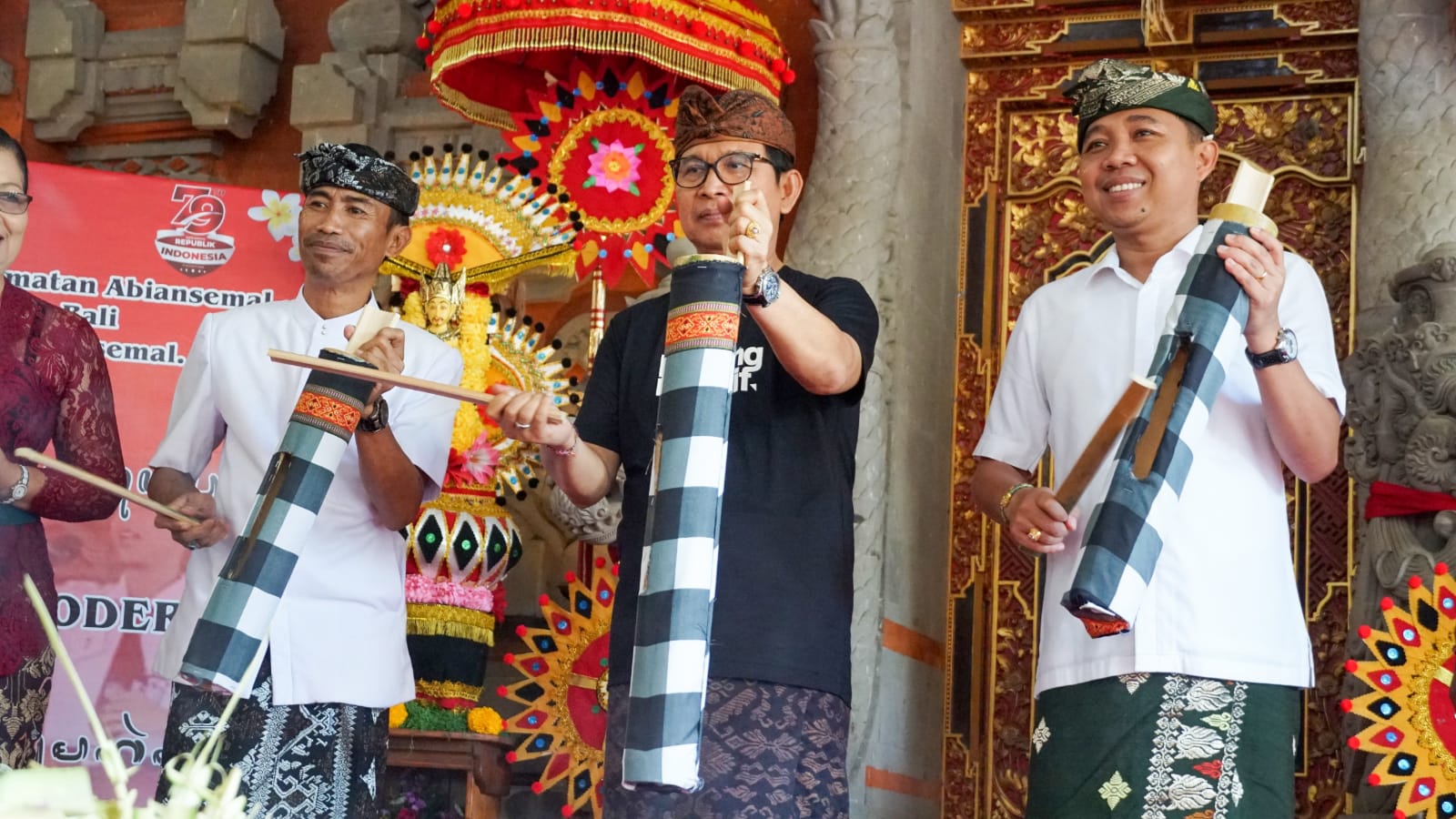 Lomba Membaca Puisi Bahasa Bali