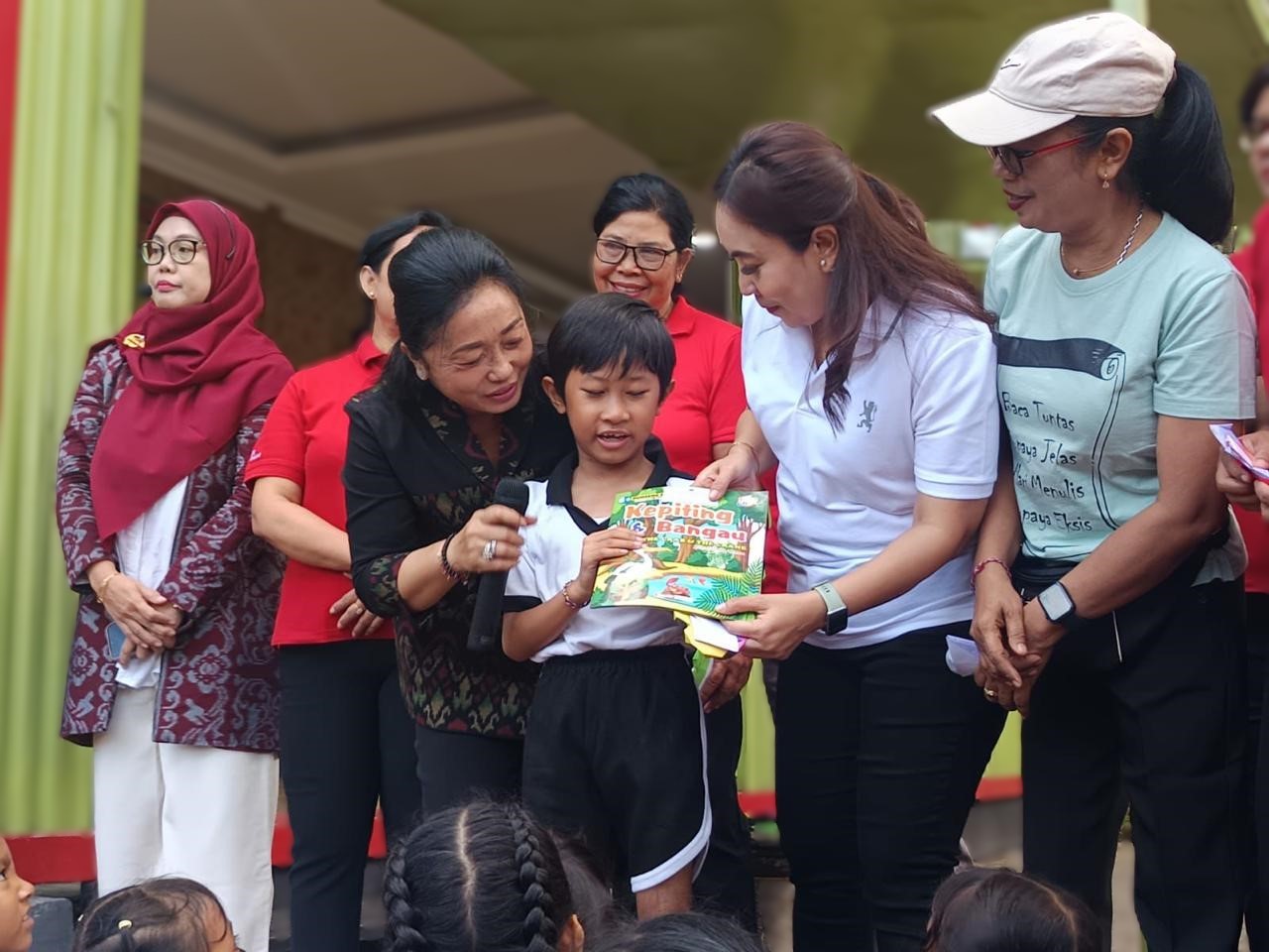 hari kunjung perpustakaan denpasar