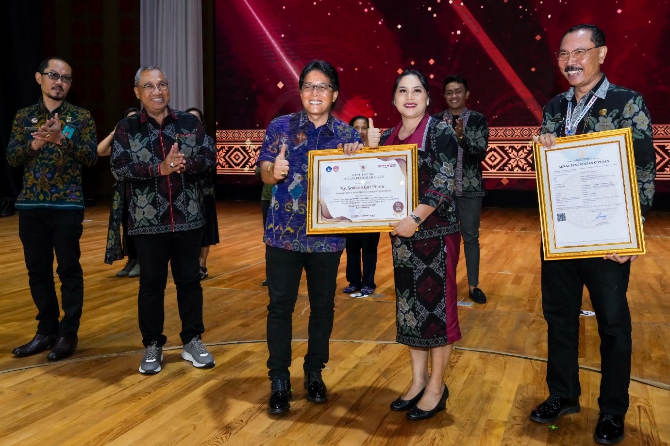 Bupati Giri Prasta