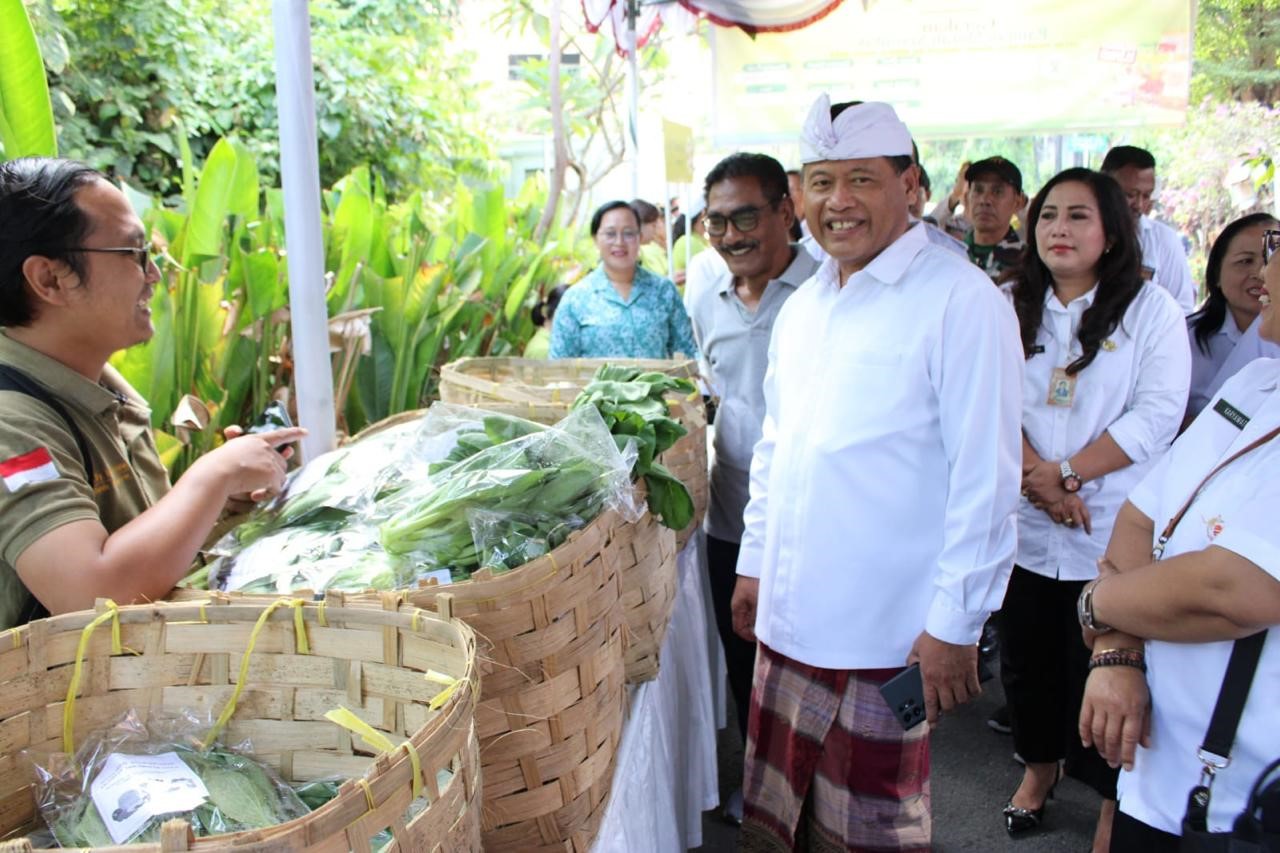 Sekda Alit Wiradana