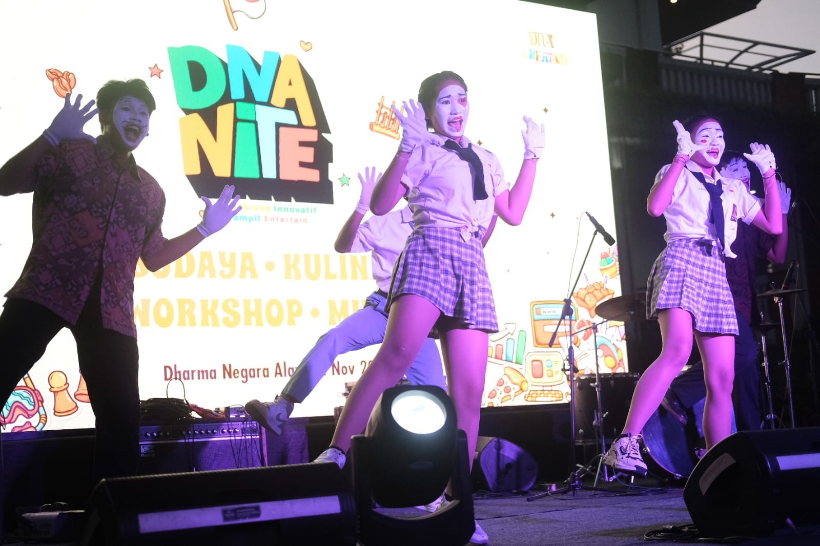 DNA NITE