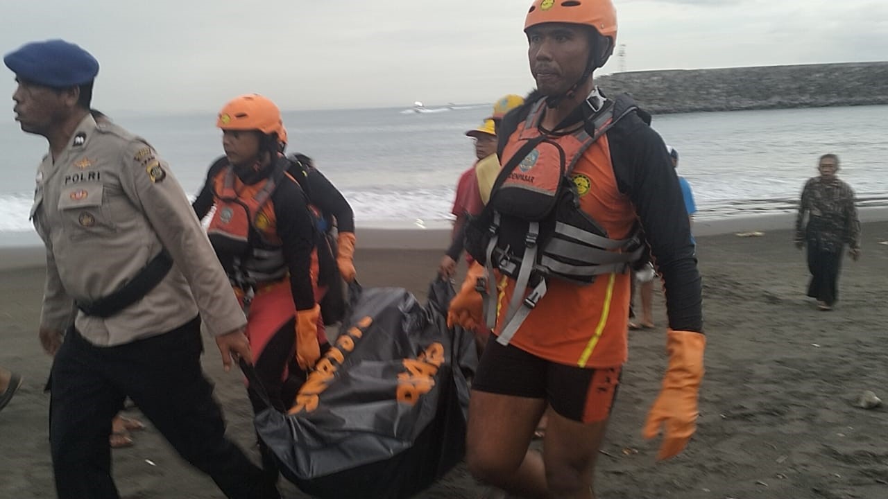 terseret arus di Pantai Mertasari