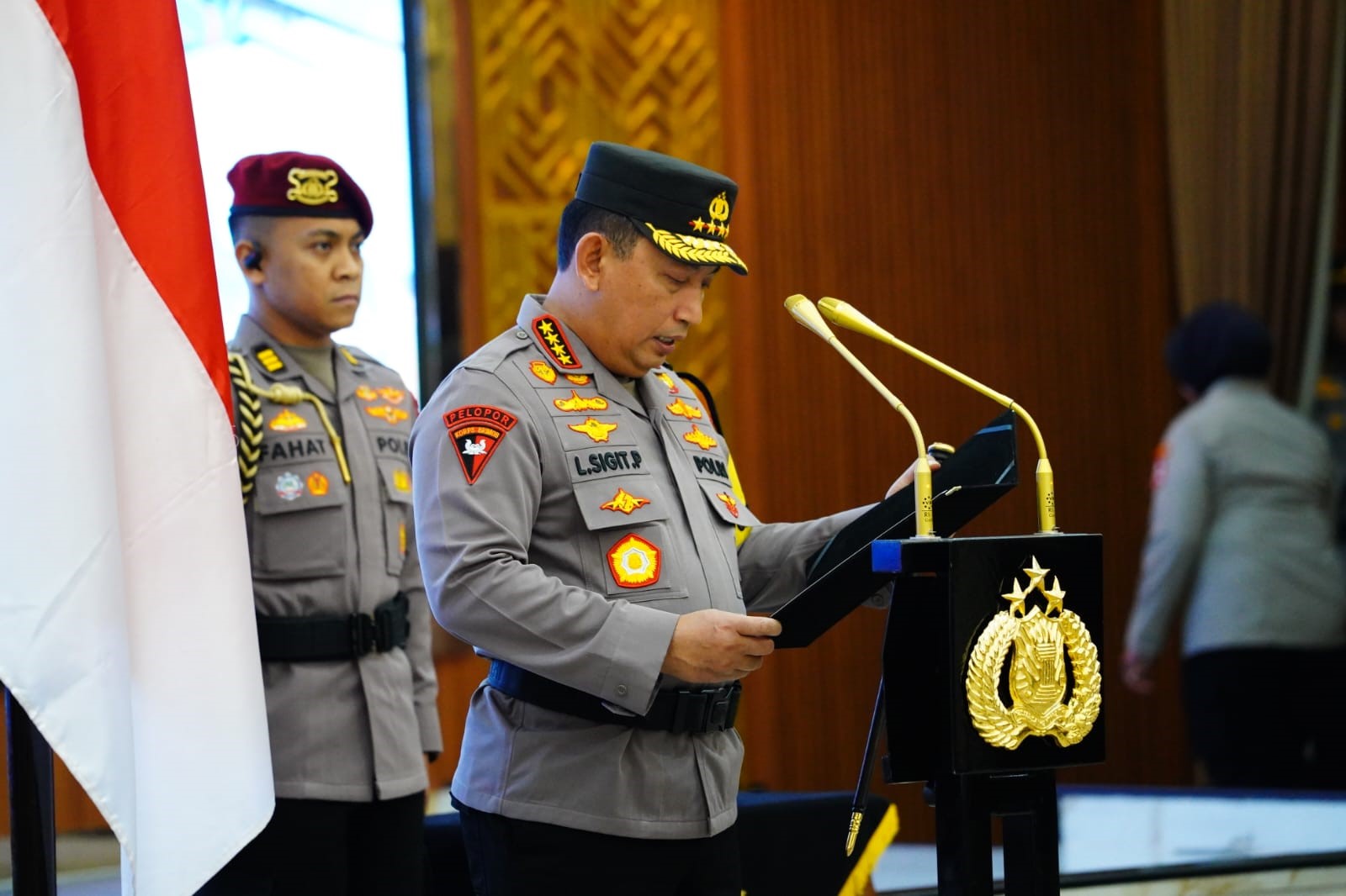 upacara kenaikan pangkat polri