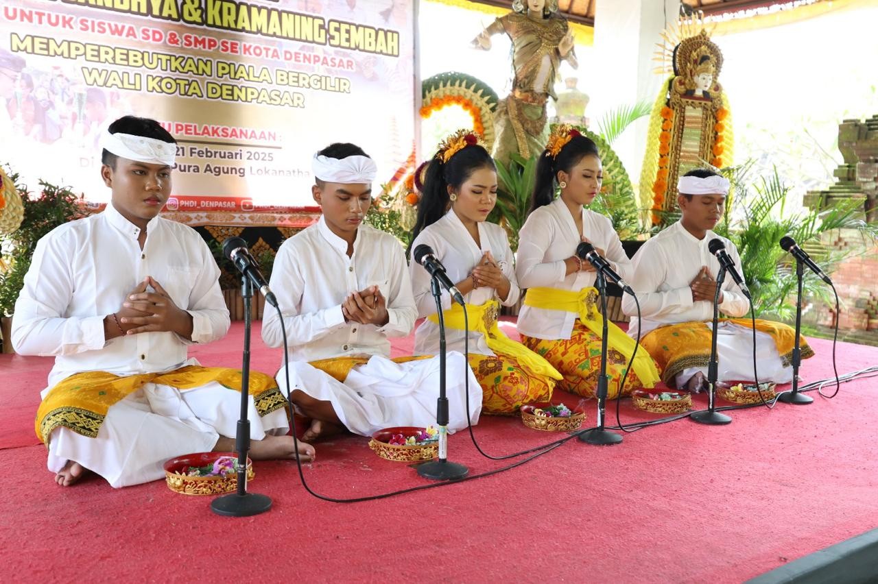 lomba Puja Trisandya