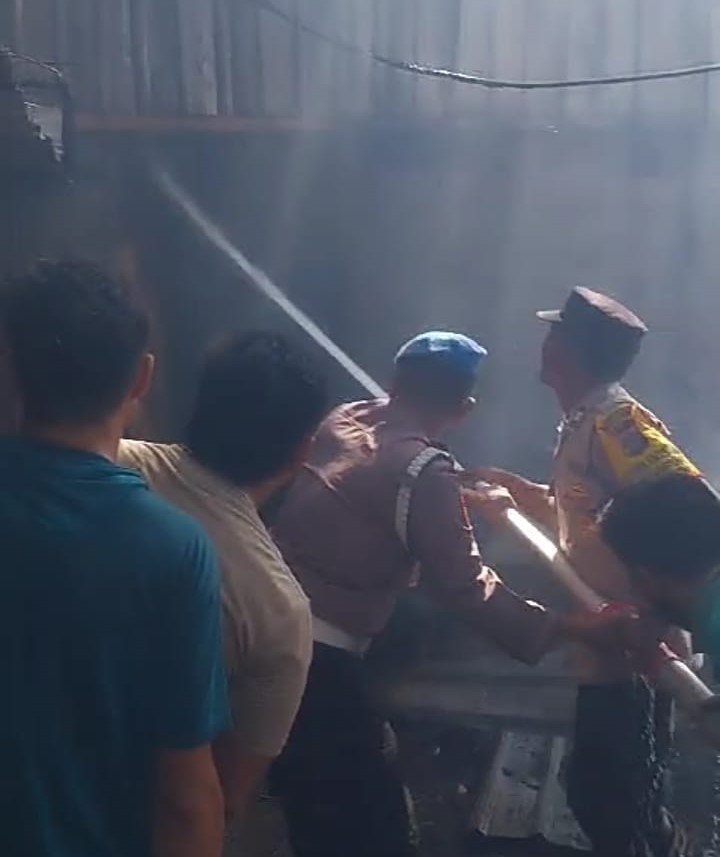 kebakaran di banjar kesambi