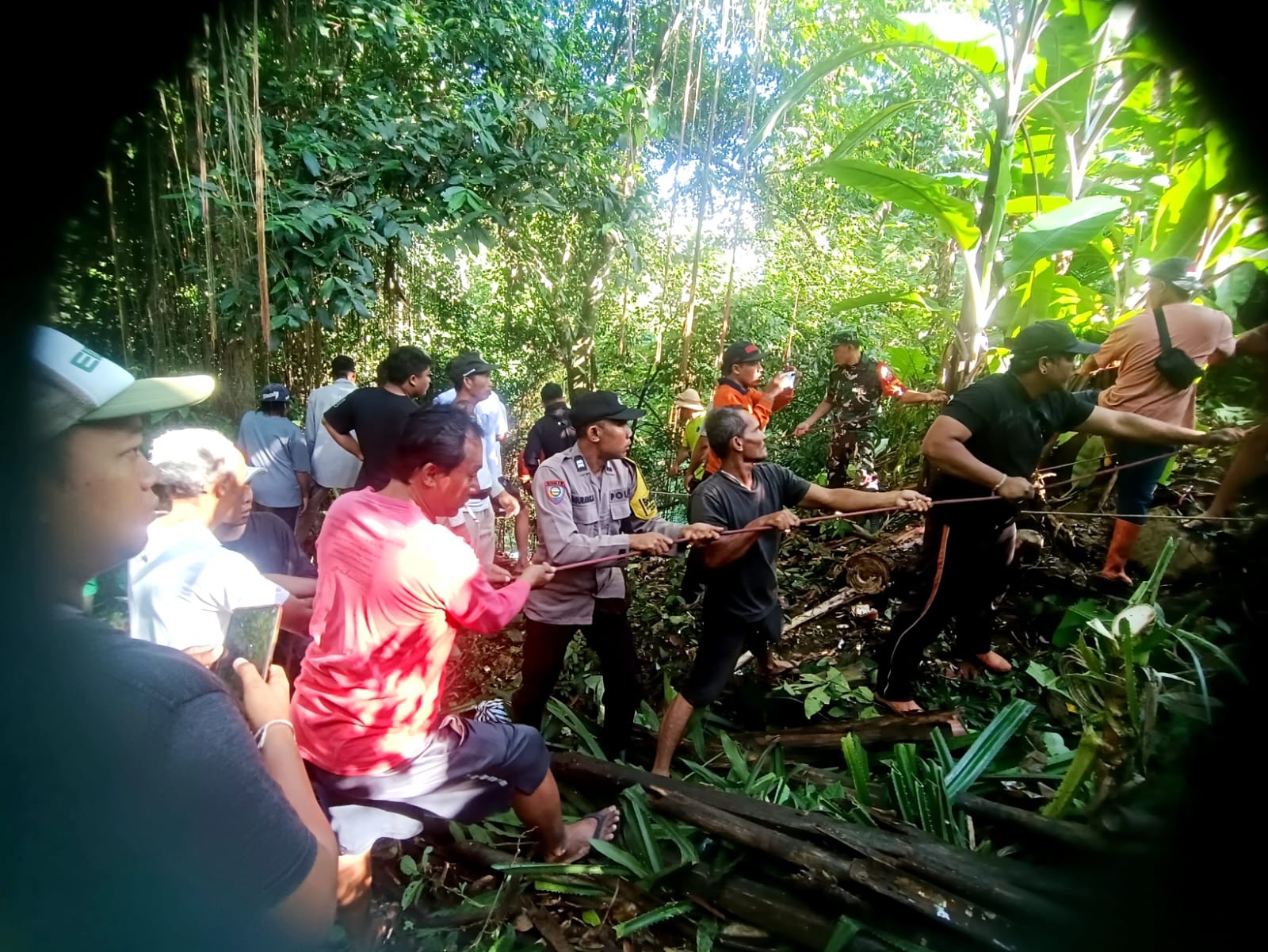 nenek jatuh di tegal tugu