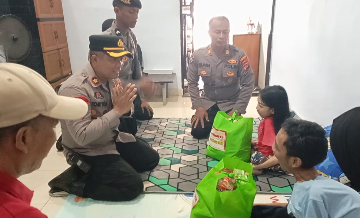 bakti sosial Polsek Dentim
