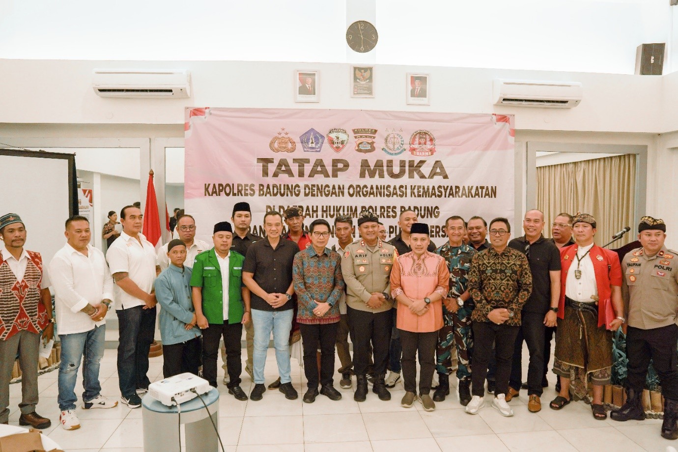 bupati adi arnawa