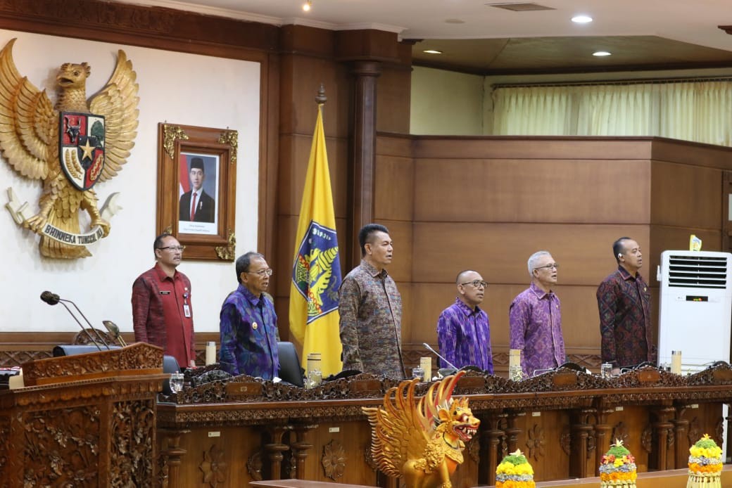 rapat paripurna dprd bali