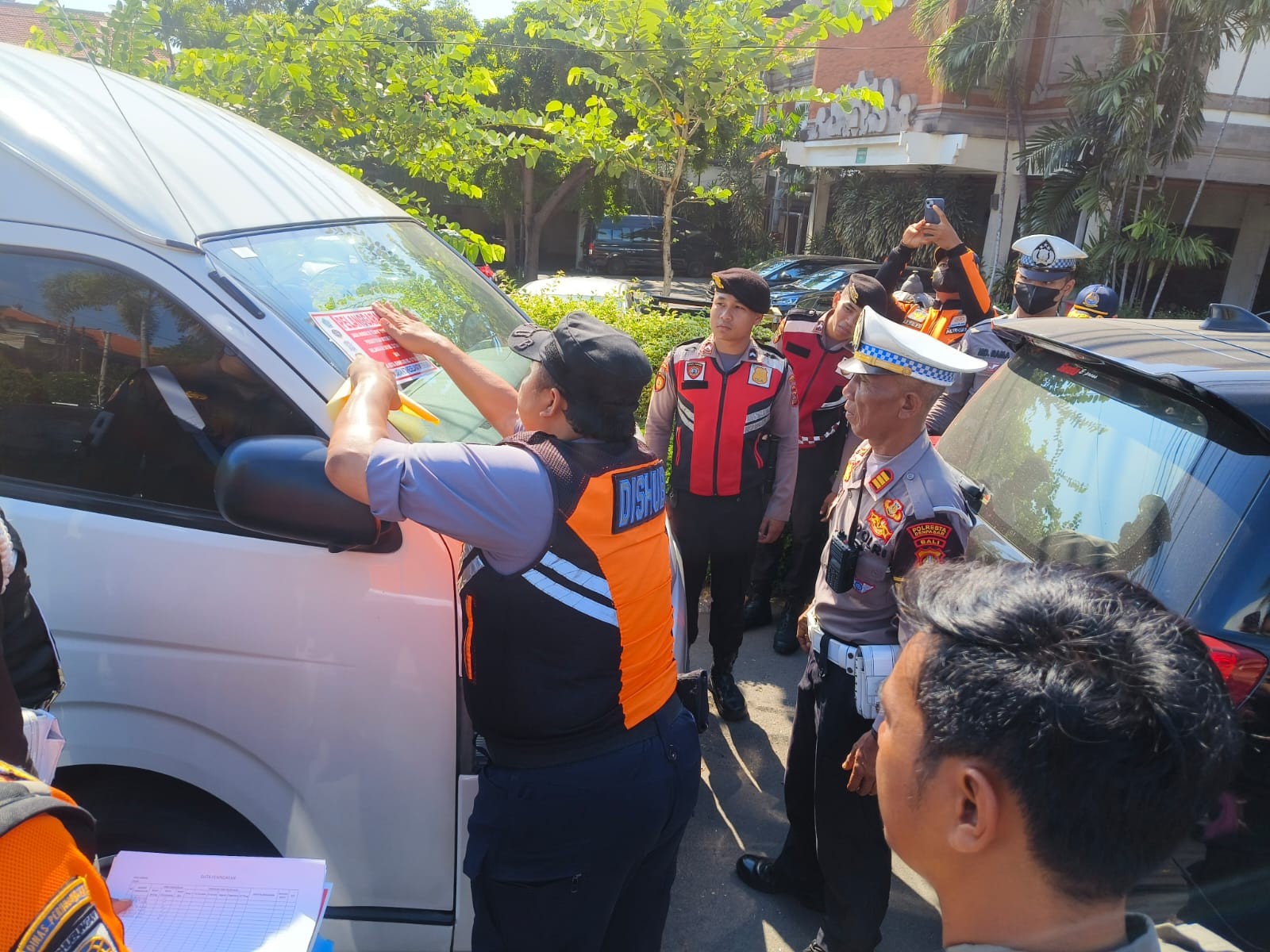 penindakan parkir liar di bypass