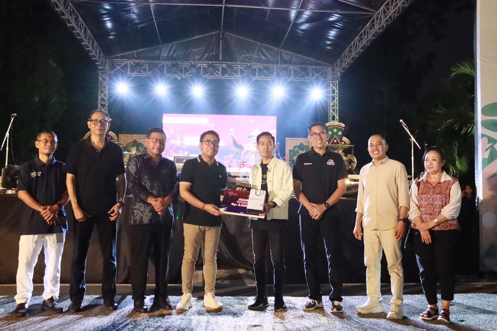 dosen stikom bali juara lomba desain D'TIK Fest