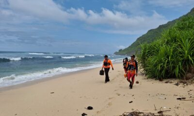 WNa terseret arus di pantai nyang-nyang