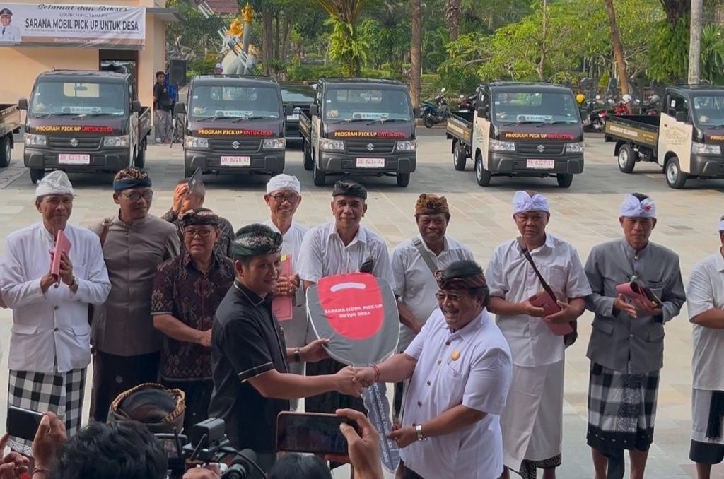 Dukung Pelestarian Adat dan Budaya, Pemkab Jembrana Luncurkan Program Mobil Pickup untuk Desa Adat