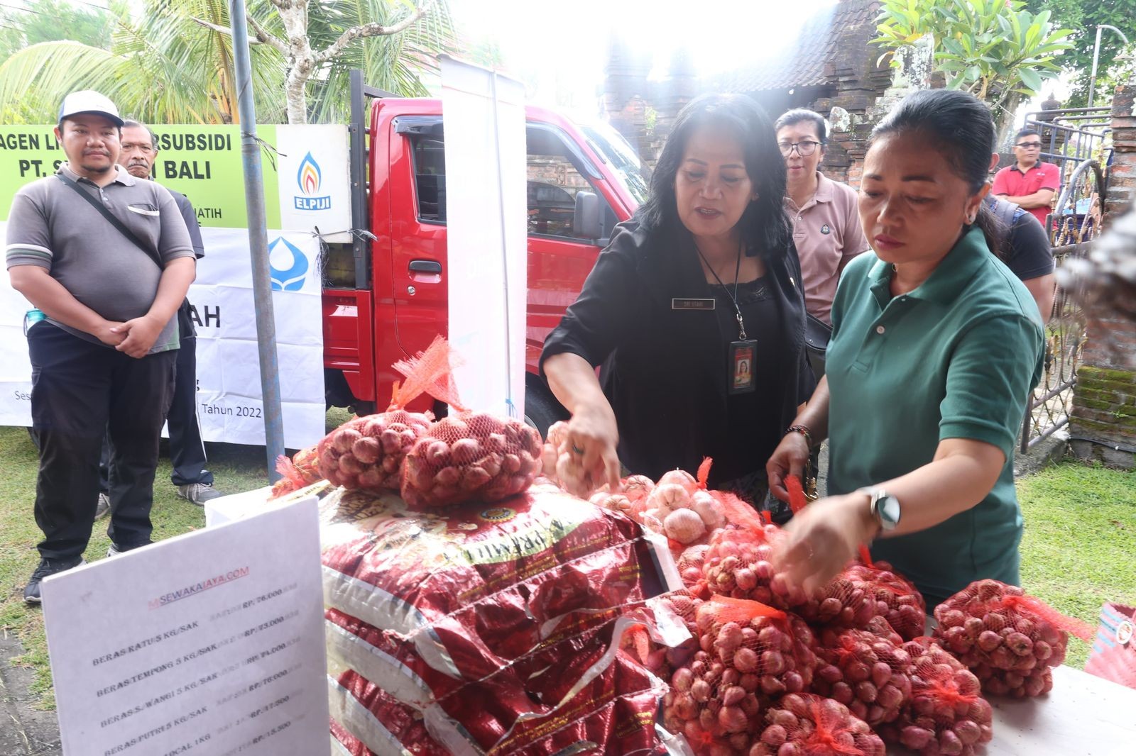 pasar murah di penatih