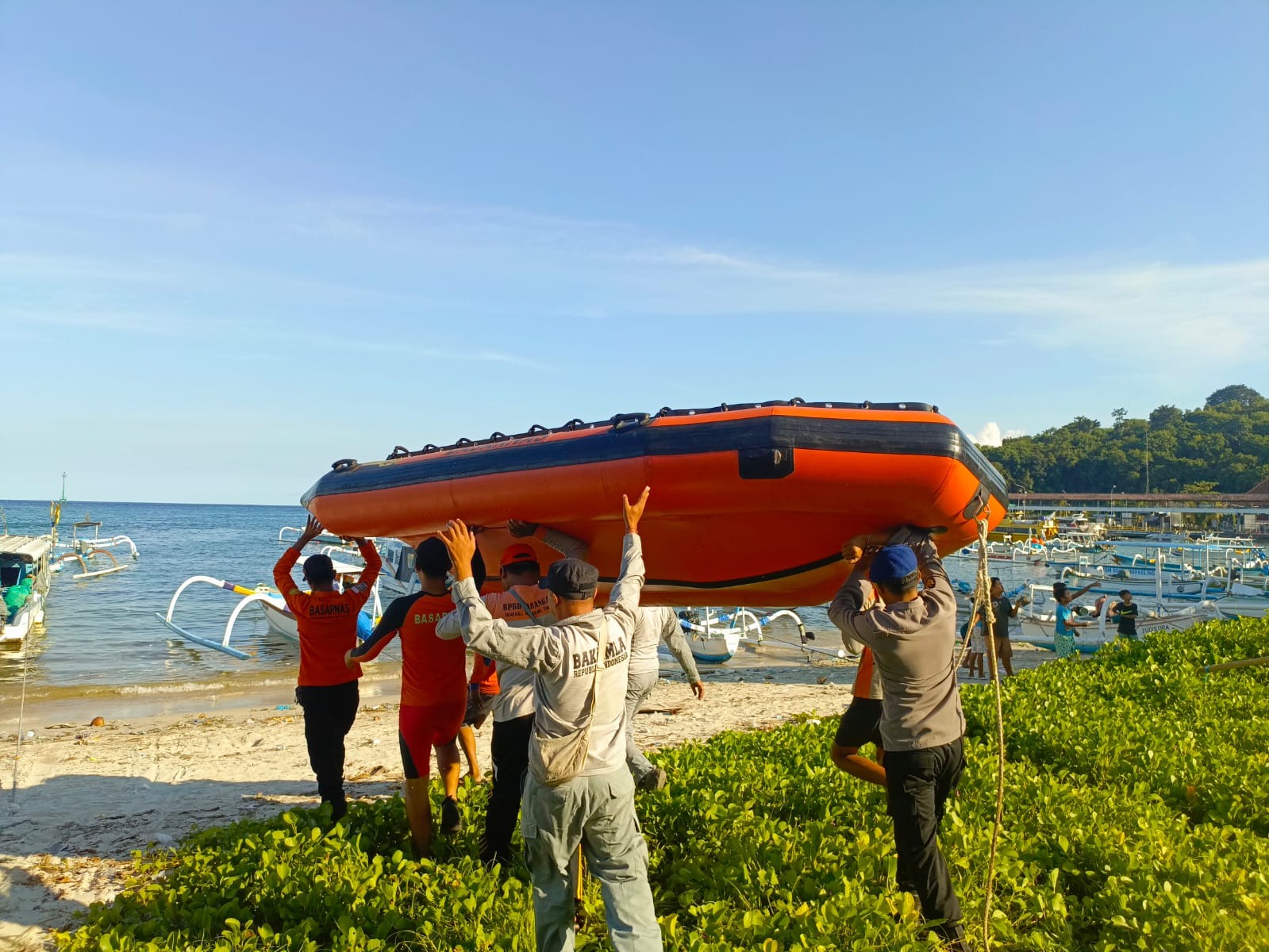 pemancing hilang di pantai mimba