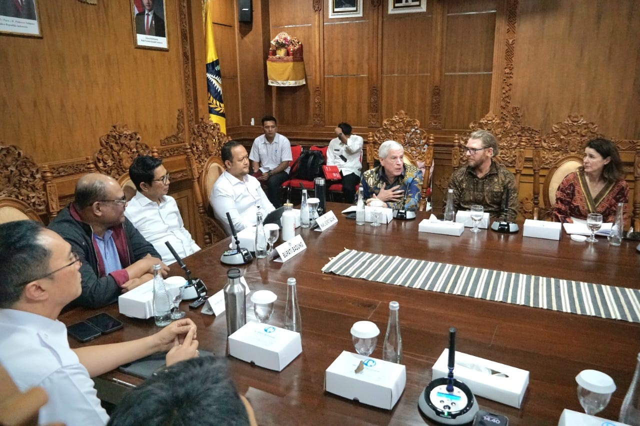 bupati badung adi arnawa