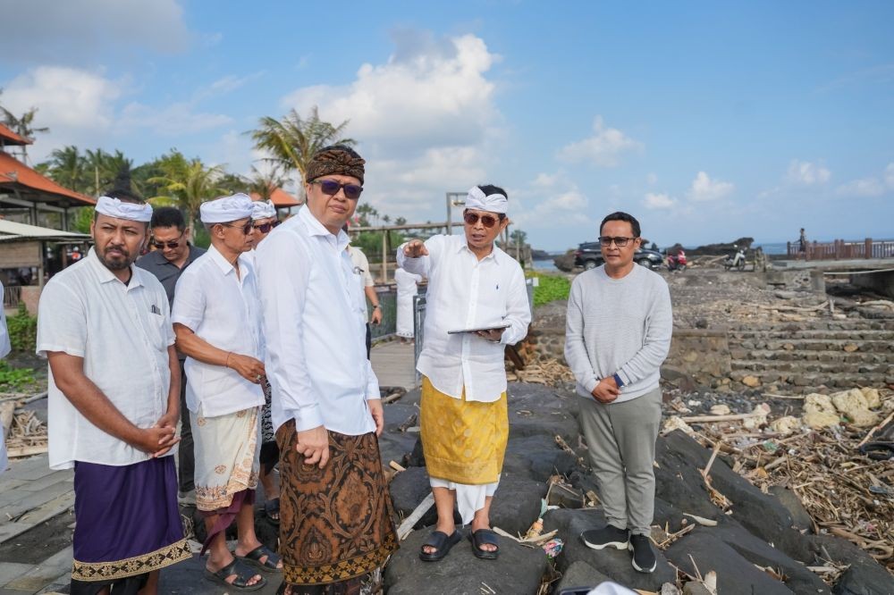 Bupati Adi Arnawa