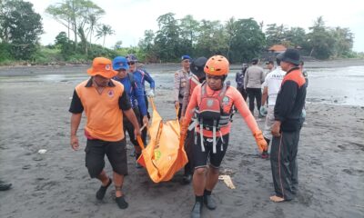 Pantai Mengening