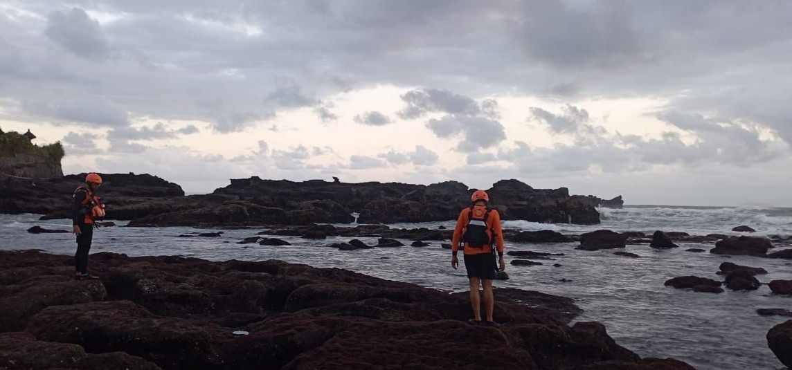 Pantai Mengening