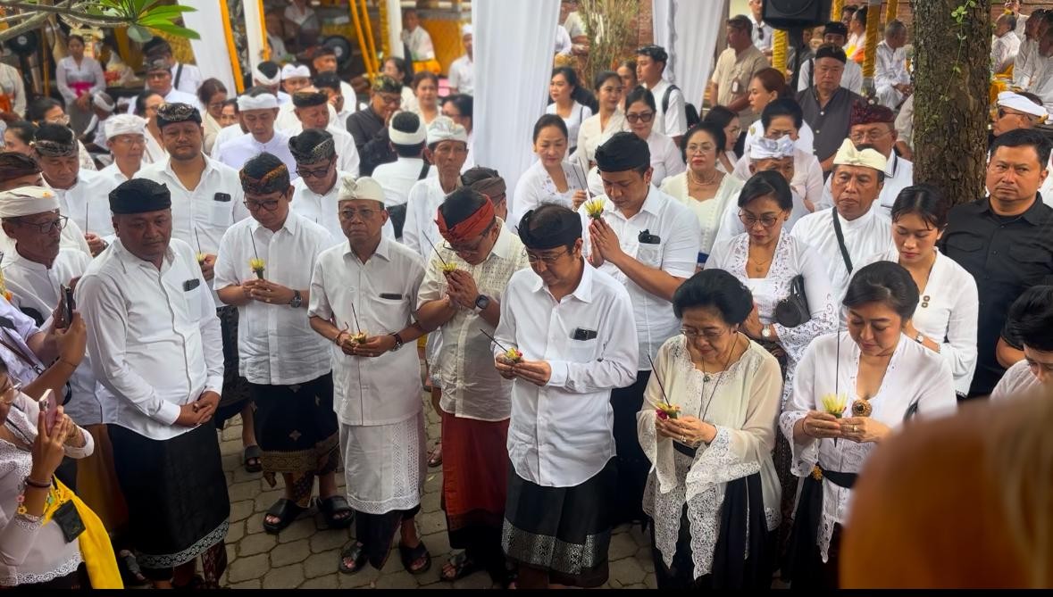 bupati adi arnawa