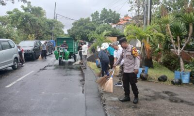 kegiatan bersih-bersih densel