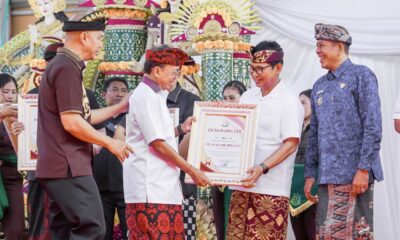 Bupati Adi Arnawa