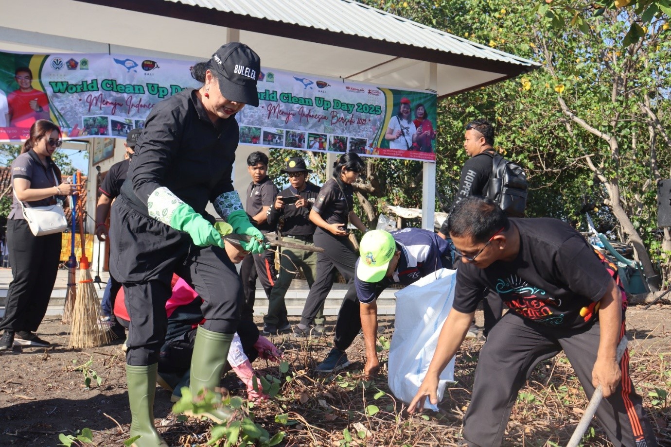 world cleanup Buleleng