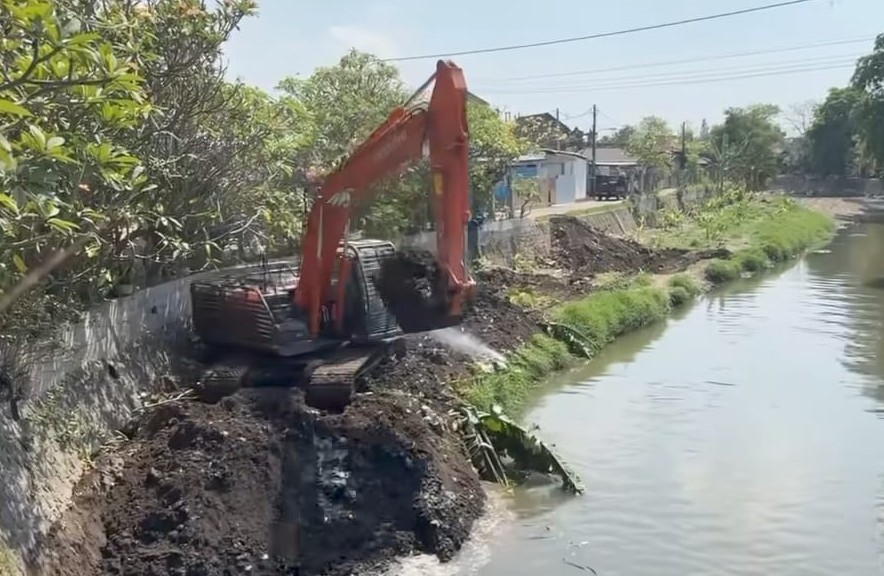 sedimentasi sungai denpasar