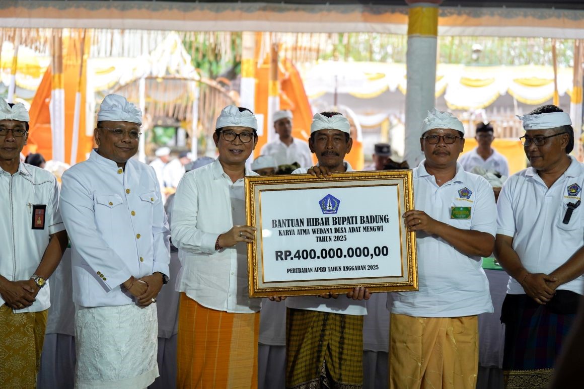 Bupati Adi Arnawa