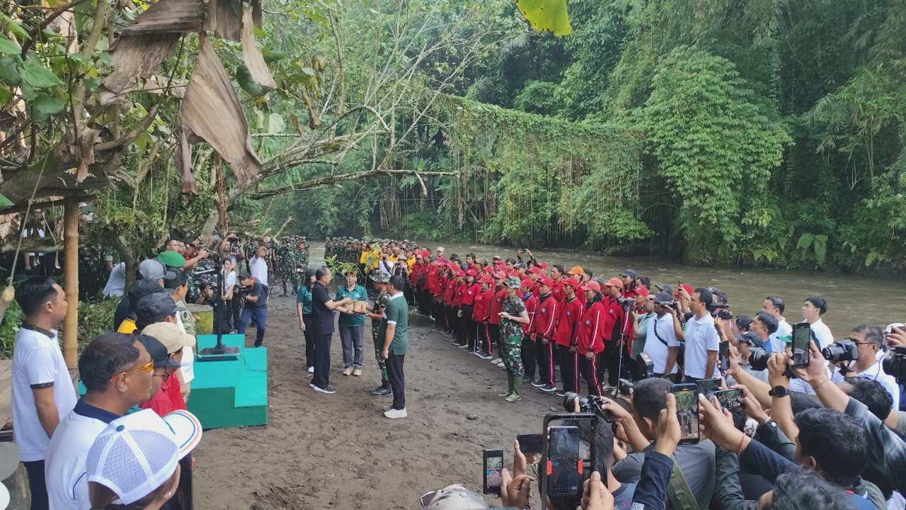 penanaman pohon Semesta Berencana
