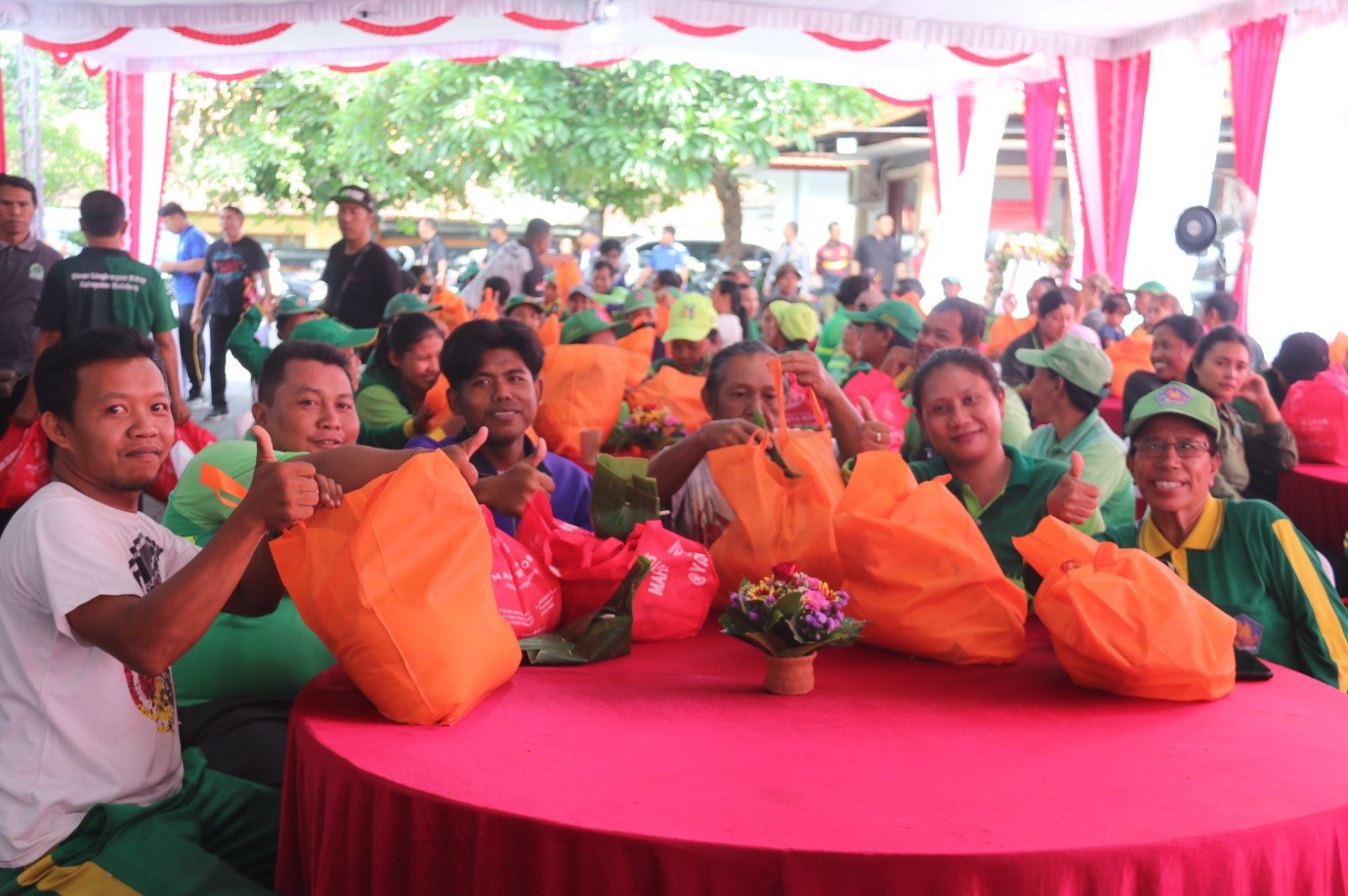 sembako petugas kebersihan buleleng