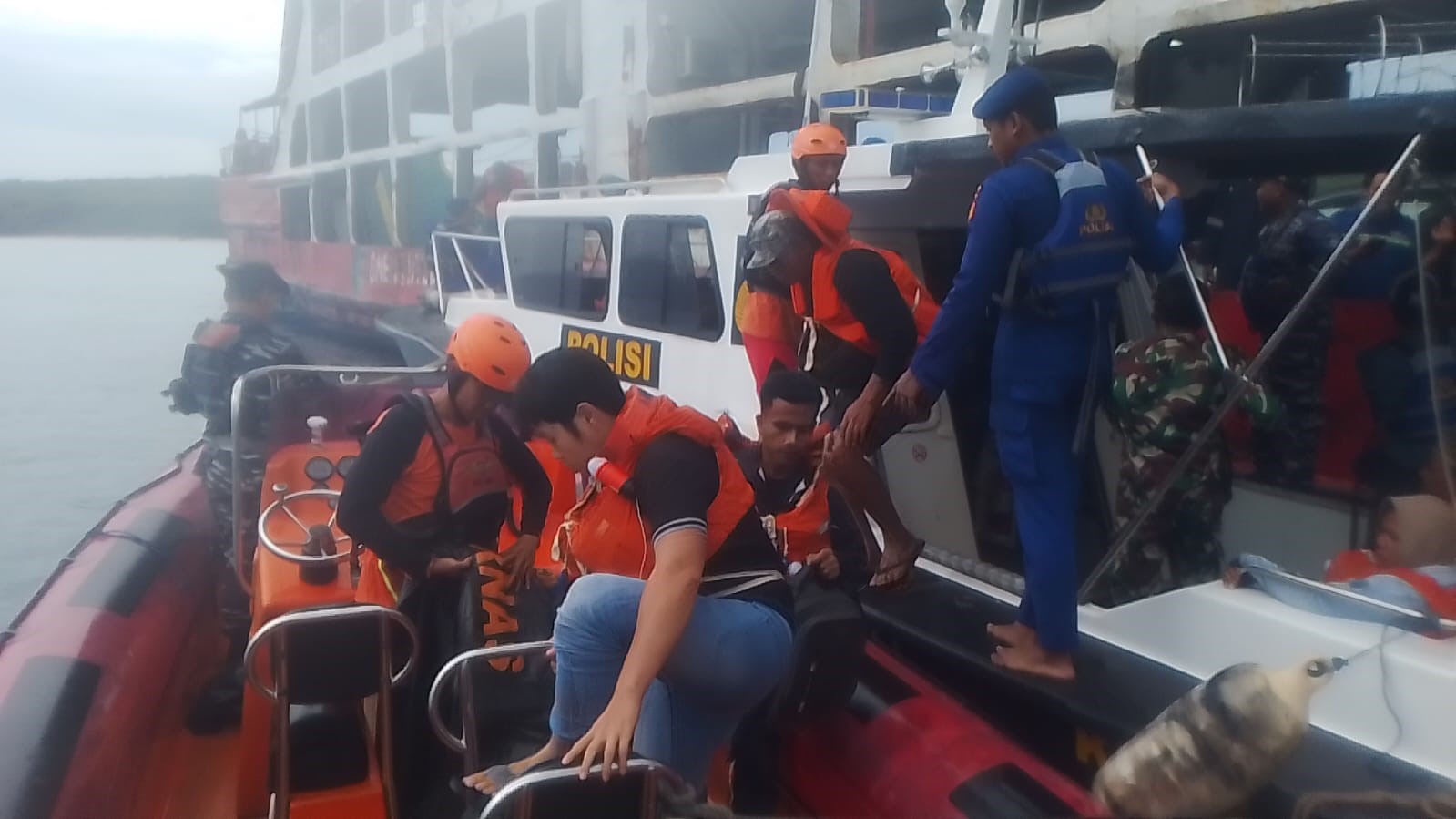 kapal kandas di gilimanuk