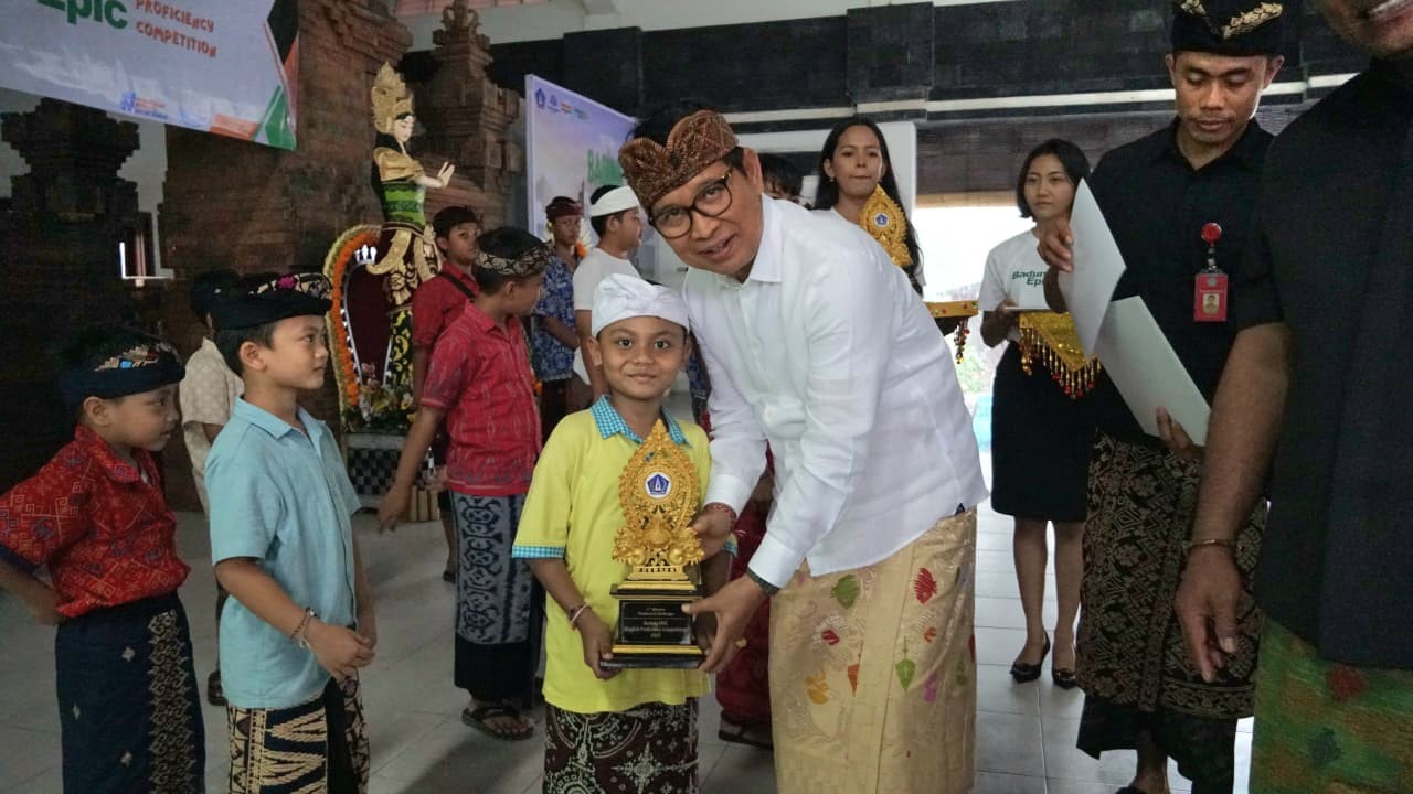 bupati adi arnawa