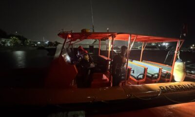 jukung terbalik di nusa dua