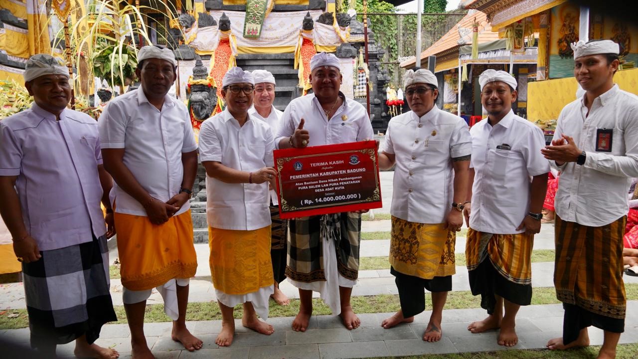 Bupati Adi Arnawa