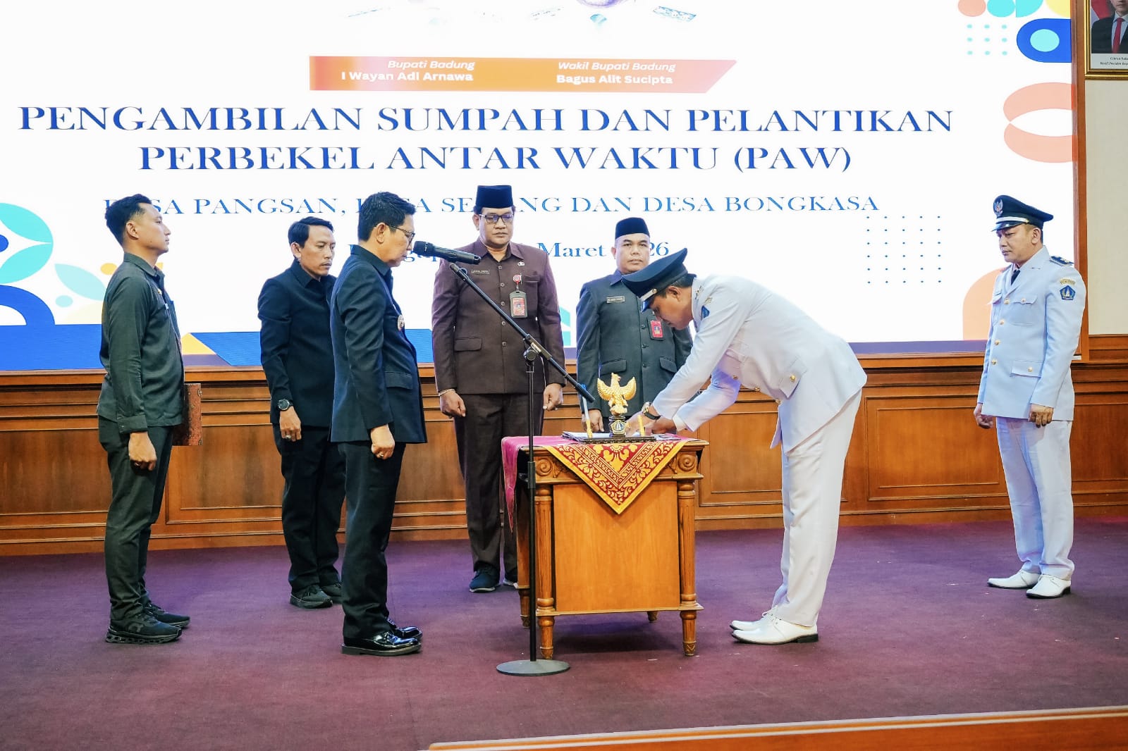 bupati adi arnawa