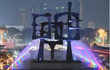 koruptor ngopi di cafe