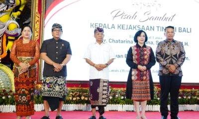 Gubernur Koster hadiri pisah sambut Kepala Kejaksaan Tinggi Bali di Gedung Wanita Nari Graha, Panjer, Denpasar, Kamis (7/5) 