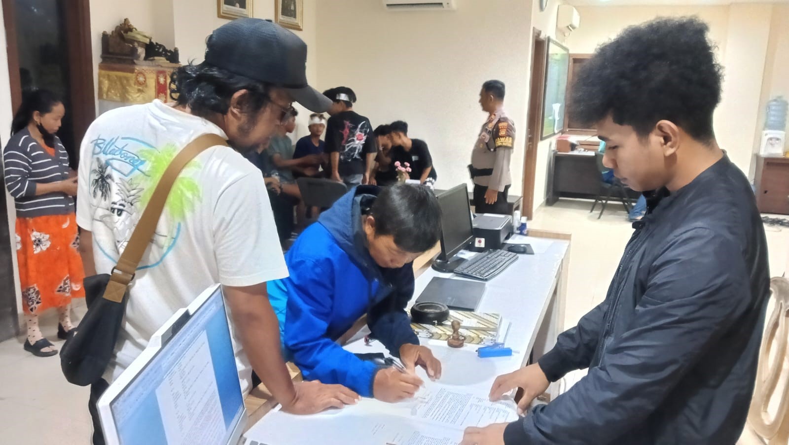 keributan di taman griya