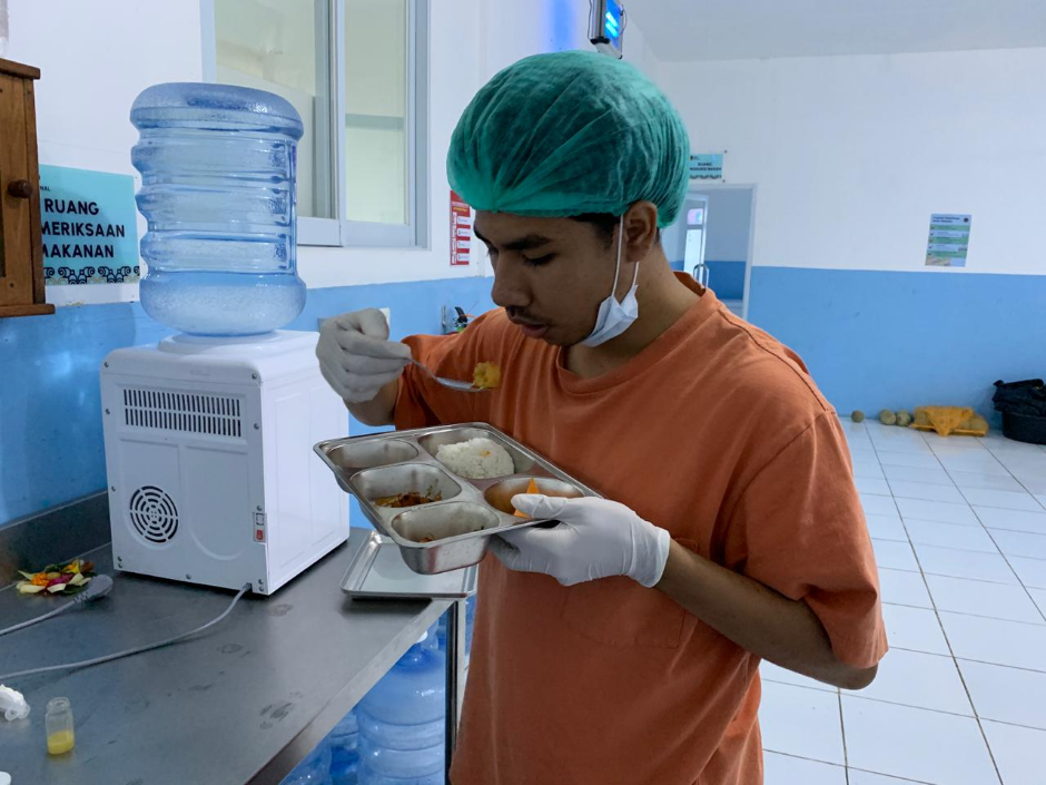 Polres Gianyar melaksanakan kegiatan Food Safety di SPPG Polres Gianyar mendukung pelaksanaan Program Makan Bergizi Gratis (MBG)