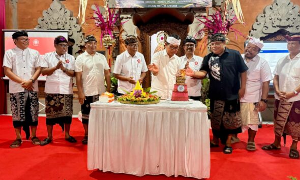 Bupati Adi Arnawa