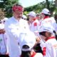 LEPAS KONTINGEN: Wakil Bupati Tabanan I Made Dirga mewakili Bupati Tabanan melepas Kontingen Pekan Olahraga Pelajar (Porjar) Kabupaten Tabanan menuju Porjar Provinsi Bali Tahun 2026 di Halaman Depan Kantor Bupati Tabanan, Senin (1/6). (Foto: Hms Tbn)