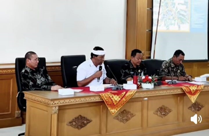 Ketua DPRD Badung I Gusti Anom Gumanti menegaskan dukungan penuh atas pembangunan drainase pengendalian banjir di ruas Jalan Basangkasa-Sunset Road