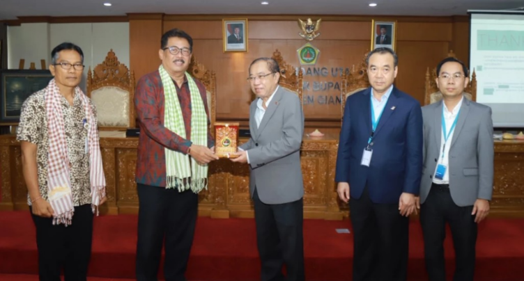 pengelolaan sampah gianyar