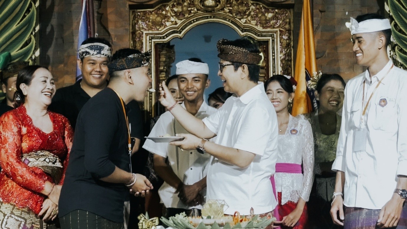 Bupati Badung I Wayan Adi Arnawa menghadiri peringatan HUT Ke-48 STT Sila Karma dan STT Sila Dharma di Desa Adat Tegal, Desa Darmasaba.