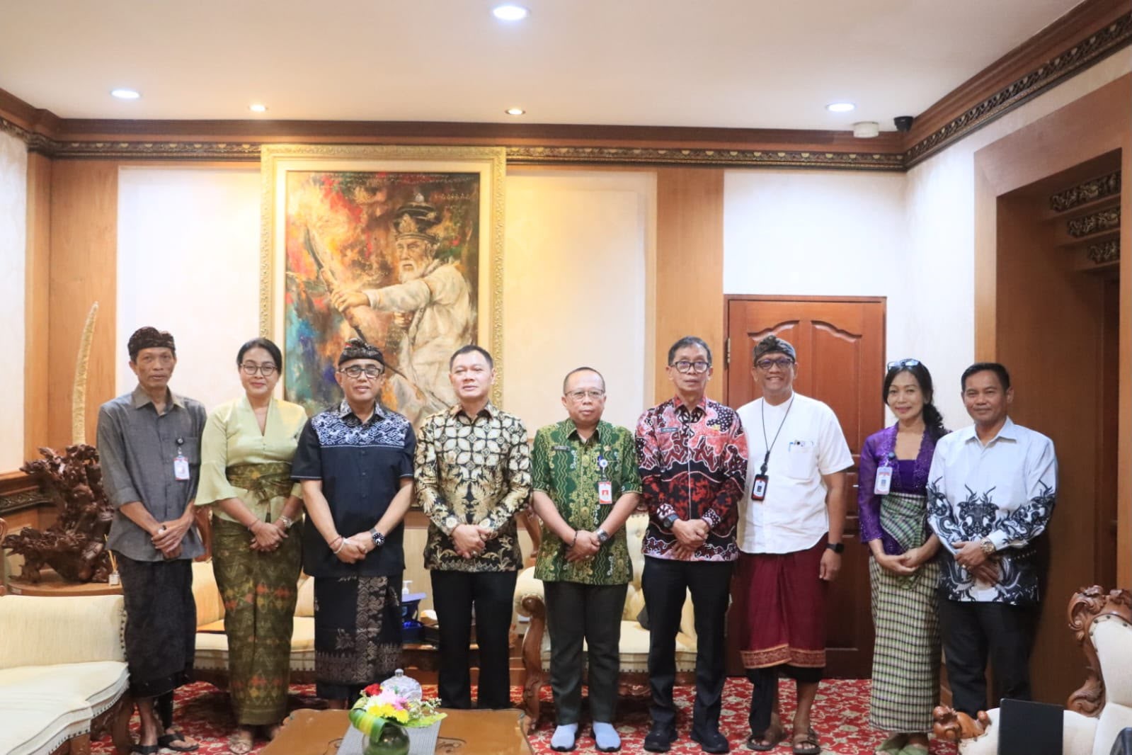 Walikota Denpasar I Gusti Ngurah Jaya Negara menerima kunjungan studi tiru Bupati Paser di Kantor Walikota Denpasar.