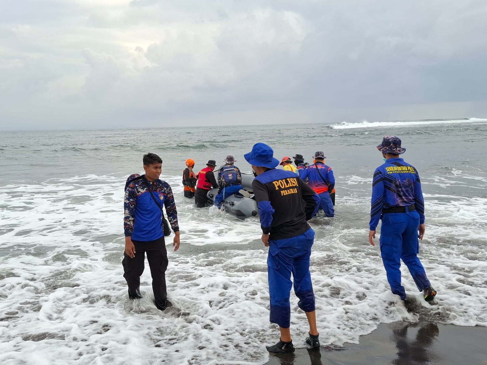 Nelayan Hilang Pantai Saba, Pencarian SAR Gianyar, Polres Gianyar, Pantai Sukawati
