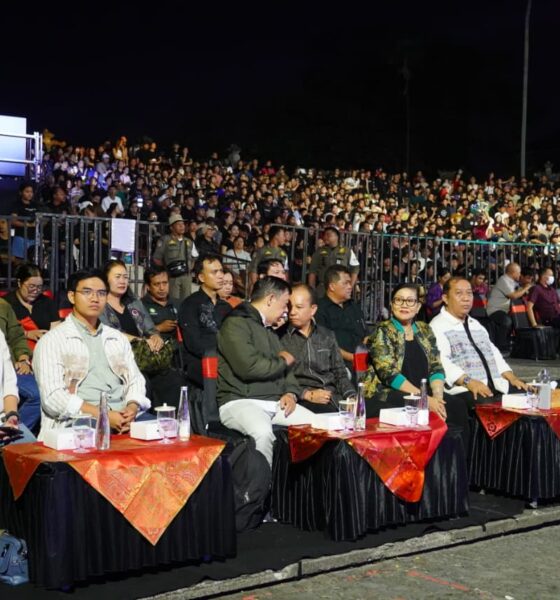Ketua TP PKK Provinsi Bali Ny. Putri Koster menghadiri pentas Bintang 5 Musika Jani di Panggung Terbuka Ardha Candra